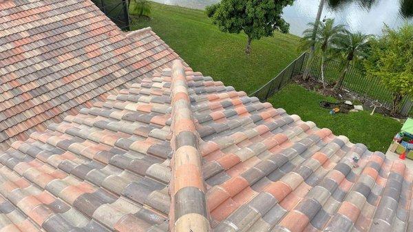 A beautiful S-tile reroof in Weston, FL featuring Capistrano profile tiles manufactured by Eagle Roofing Products