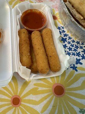 Mozzerella Mozzarella Sticks