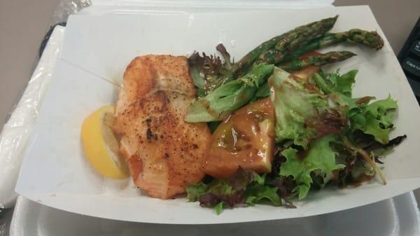 Amazing & Healthy Meal for $8!!! Seared Lemon Pepper Salmon, grilled asparagus, cherry tomato, mixed greens, balsamic glaze, & EVO. :) :) :)