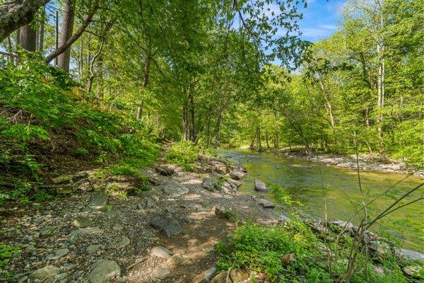 Access to the river from the campground