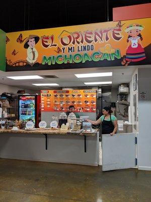 Storefront inside the food court at Plaza Las Americas.