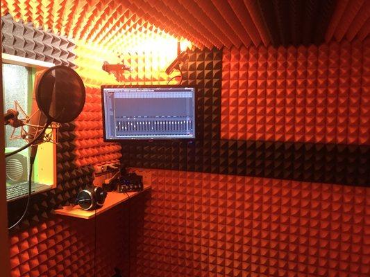 Brooklyn best recording studio, high quality , the best equipment in the wold