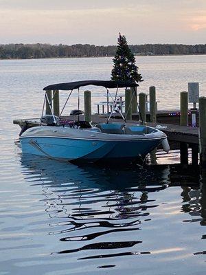 Having dinner at Tarpon Turtle  on Lake Tarpon