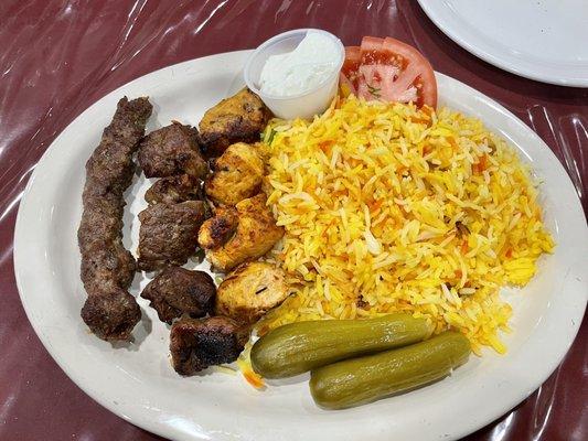 23. Rayan Mixed Grill