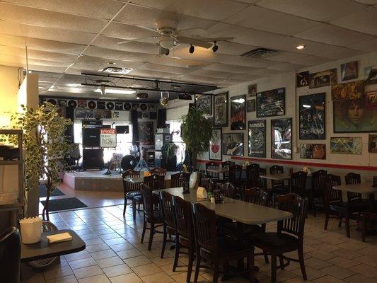 Cool stage for local kid bands of various ages they host. They also host an open mic night on Wednesday's at 6:30pm. 80s Rock & Roll vibe.