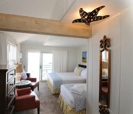 All guest rooms are waterfront