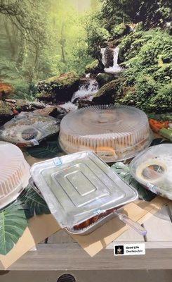 Salad bowl, sandwich tray, and pasta tray