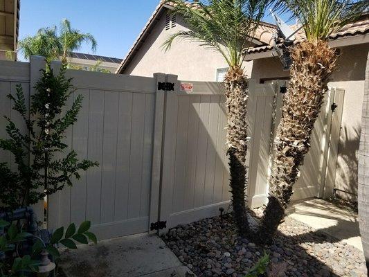 Tan Privacy Vinyl Gate