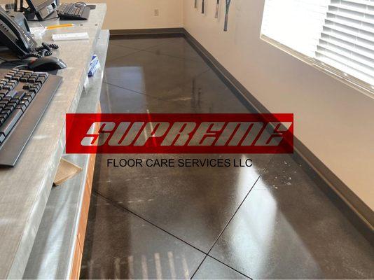 Concrete waxing floor