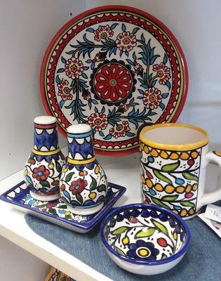 Palestinian pottery is super colorful!