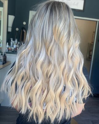 22inch extensions + Specialty Blondie