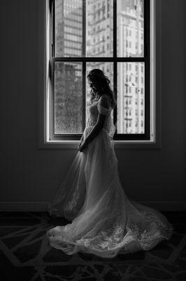 Bride getting ready for the ceremony in the hotel in Chicago