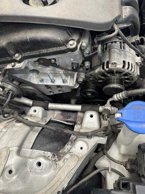 2017 hyundai Elantra Motor mount and belt removed