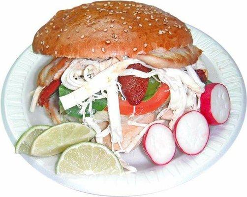 Cemita milaneza de pollo o de res bueno al gusto de la carne que elija