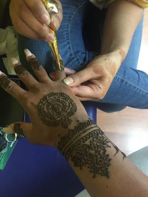 Menuka did an amazing job on my henna tattoo. Definitely will be returning