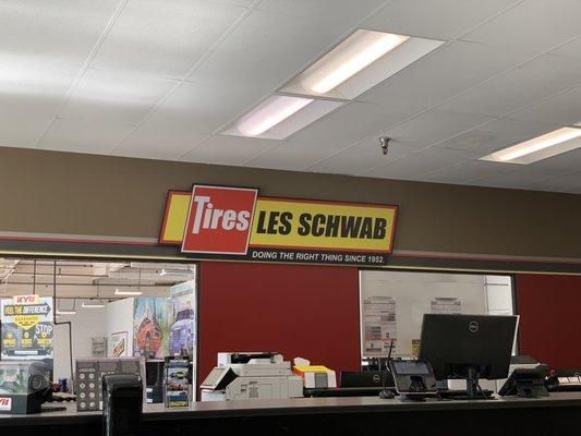 Les Schwab Tire Center