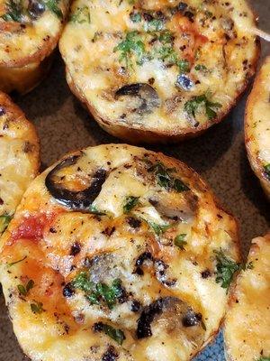 Warm and delish baked keto pizza frittata muffins.