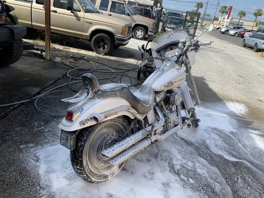 Full detail and chrome polish for a Harley Davidson  classic motorcycle. And get your done today.