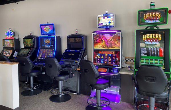 Fun, friendly gaming cafe with 6 machines