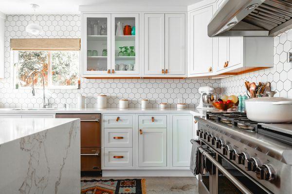 Discover 2024's Hottest Kitchen Fixture Trends with Atlantic Plumbing Services!