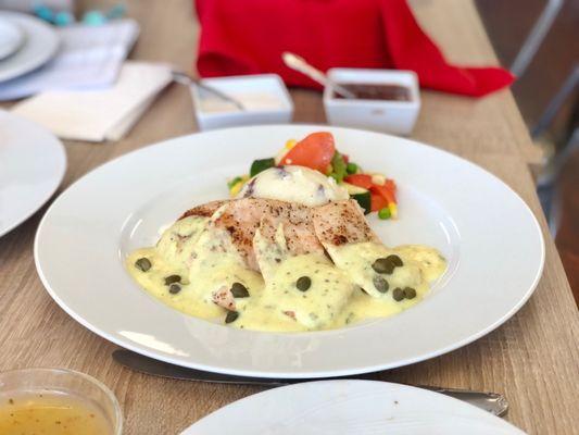 Lemon Chicken with Bearnaise Sauce and Capers (with mashed potatoes and steamed vegetables)