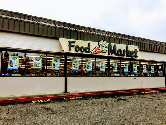 Food Market At Lake Kathryn