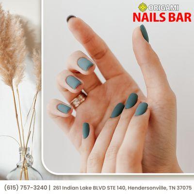 Elevate your style with chic nails that speak volumes without saying a word.  Flaunt sophistication effortlessly!