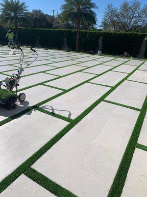 Building a great paatio with concrete and artificial grassstrip. Another project from
#beautifulturf#artificalgrasessexperts#southflorida#