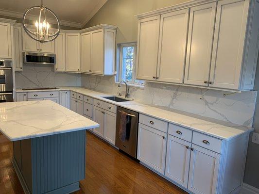 Kitchen Quartz Countertops and Full Backsplash with Envi Statuario Fiora