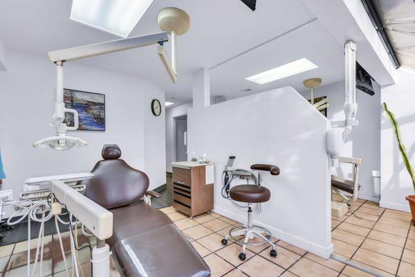 Welcome to our Berkeley Dental Office Where We Specialize in Cosmetic And Emergency Dentistry