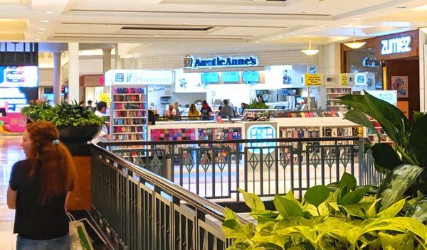 Auntie Anne's KoP Mall -- Plaza Upper Level