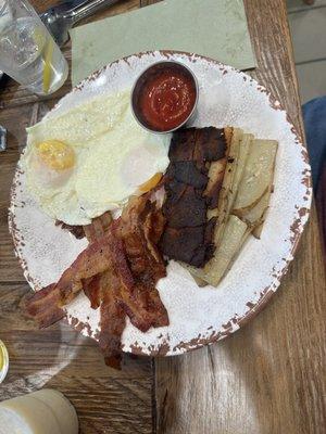 Eggs with scalloped potato's and bacon