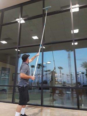 Expert window washers