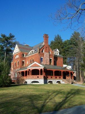 Red Stone Villa
 795 North Broadway, Saratoga Springs, NY 12866