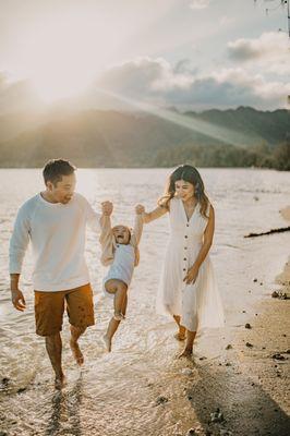 Experience the beauty of Hawaii's stunning coastline in this captivating photo by Brandy Leann Photo as Hawaii's premier photographer.