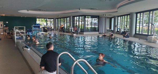 Aquatic therapy pool