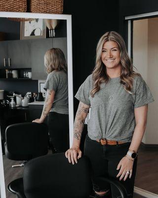 Tattoo Suite Like Sola Salons For Lease in Altoona - MY SALON Suite - Altoona