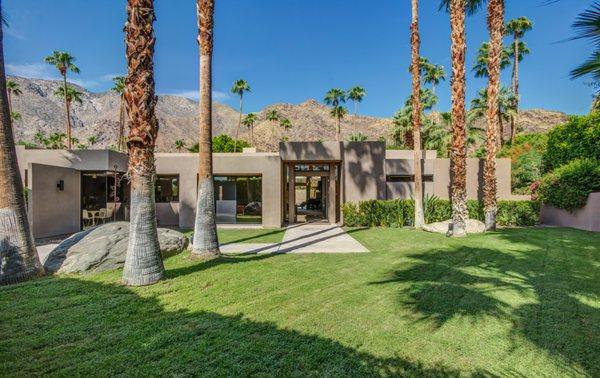 Stan Sackley designed Abrigo Road listing in Vista Las Palmas - Front Entry