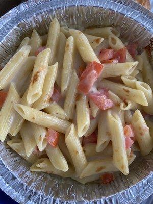 Pasta with Alfredo sauce and tomatoes