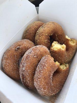 Mama Crokett’s Cider Donuts