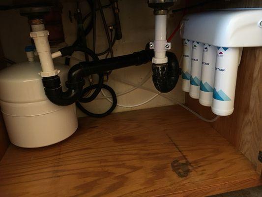 4 stage Reverse Osmosis system installation! That's the way our body deserves it!