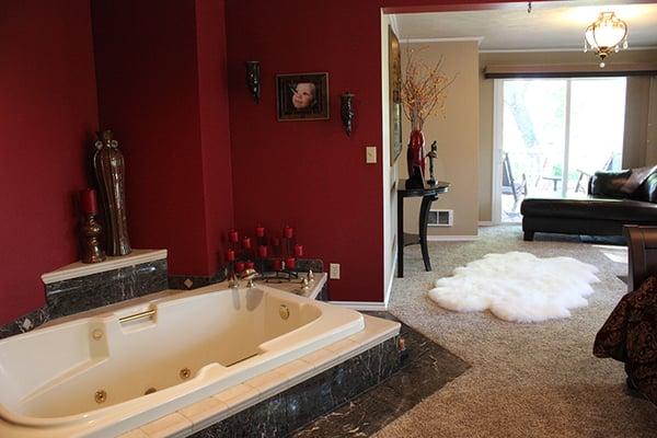 Master Bed with Jet Tub