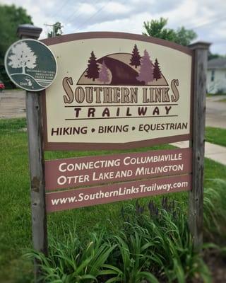 Southern Links Trailway - Over 10 miles of paved trailway for biking, hiking and horseback riding