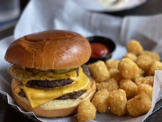 Chicago classic burger