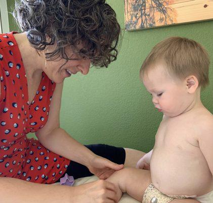 Babies love receiving acupressure!