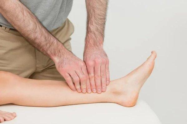 Medford's best myofascial release, deep tissue, and myoskeletal alignment. Massage therapist -Myoskeletal Alignment Techniques (MAT) expert.