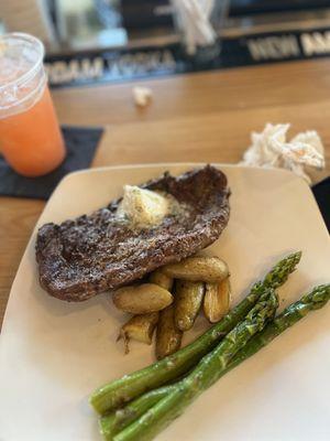 Steak, asparagus & Fingerling Potatoes