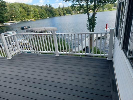 Clamshell Trex Deck with white ColorGuard railings