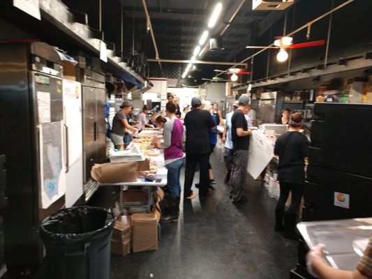 World kitchen Night 2 of hurricane Florence preparing food for 12, 000 people in shelters