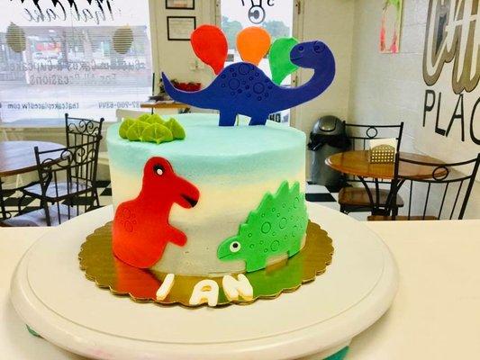 Small dinosaur cake!